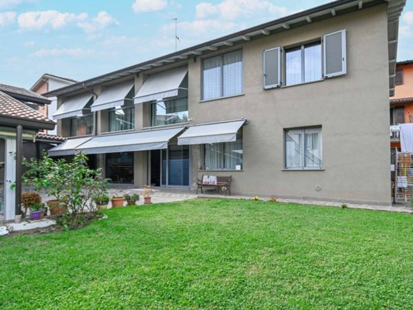casa indipendente in vendita ad Albano Sant'Alessandro