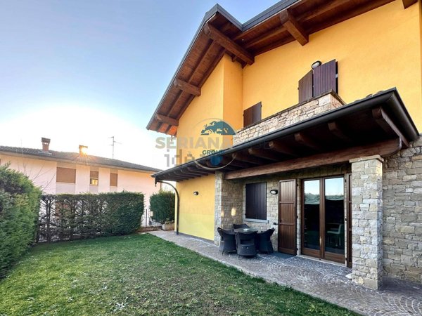 casa indipendente in vendita ad Albano Sant'Alessandro