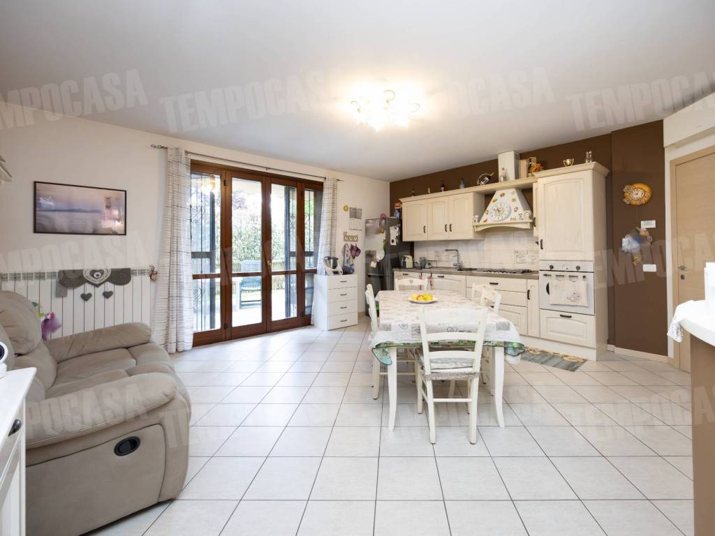 appartamento in vendita ad Albano Sant'Alessandro