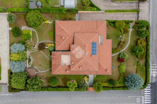 casa indipendente in vendita ad Albano Sant'Alessandro