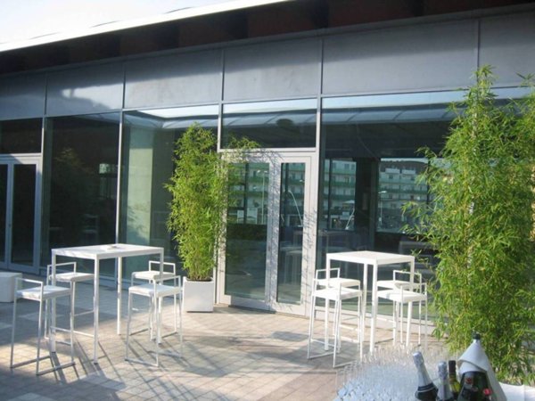 negozio in vendita ad Albano Sant'Alessandro