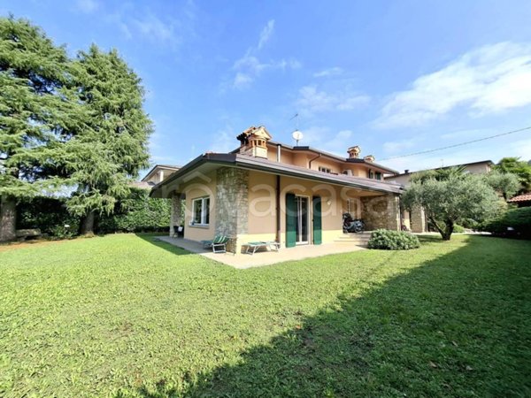 casa indipendente in vendita ad Albano Sant'Alessandro
