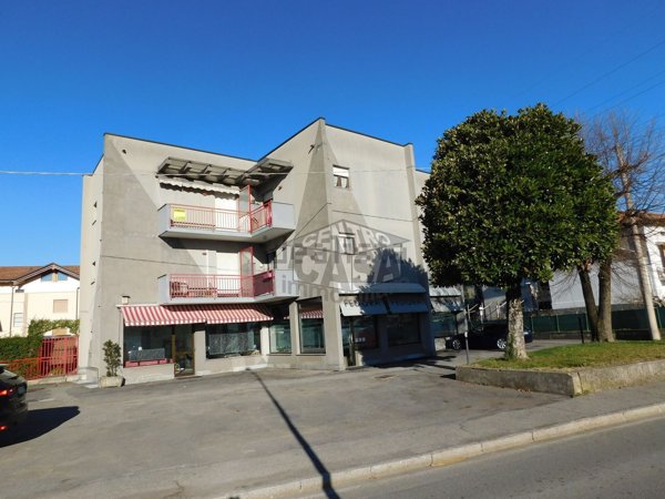 appartamento in vendita ad Albano Sant'Alessandro