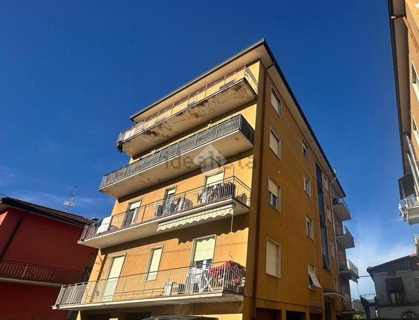 appartamento in vendita ad Albano Sant'Alessandro