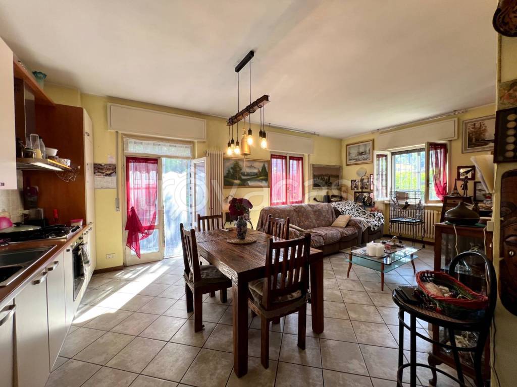 appartamento in vendita ad Albano Sant'Alessandro