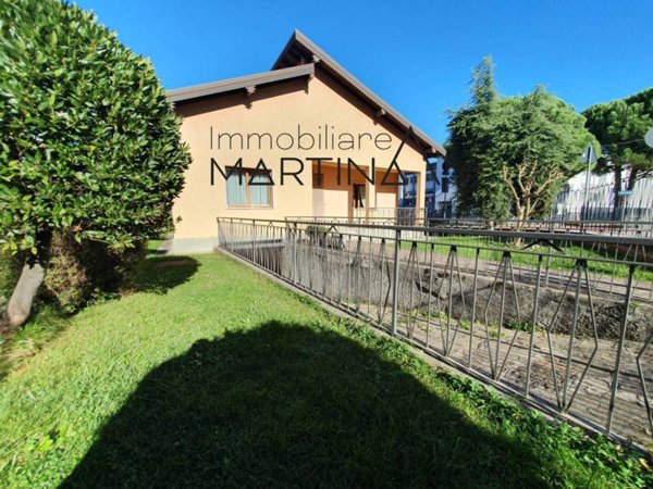 casa indipendente in vendita ad Albano Sant'Alessandro