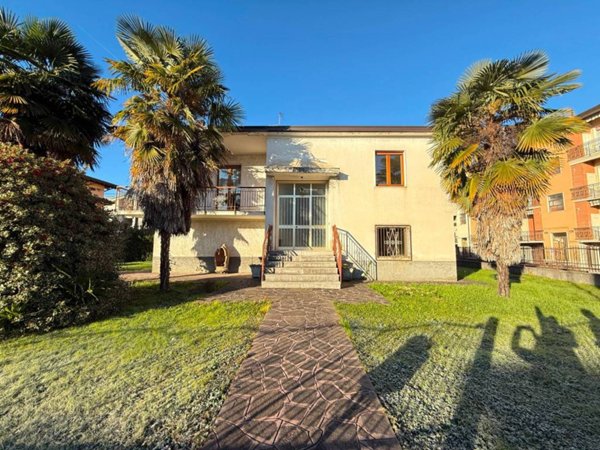 casa indipendente in vendita ad Albano Sant'Alessandro