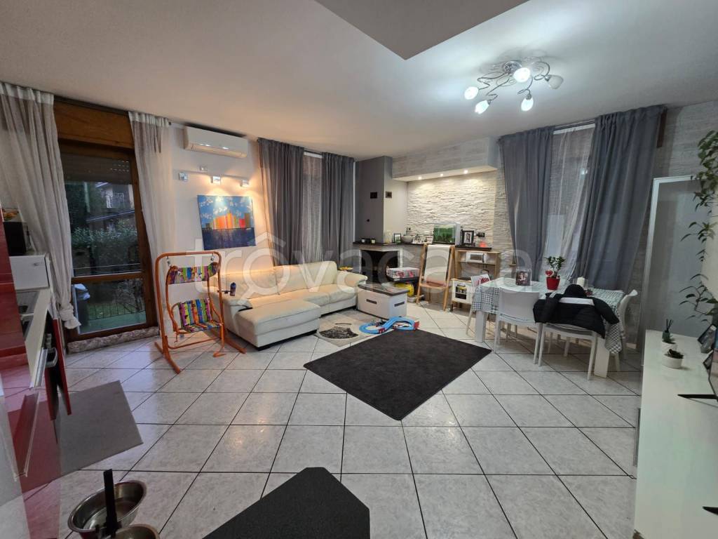 appartamento in vendita ad Albano Sant'Alessandro