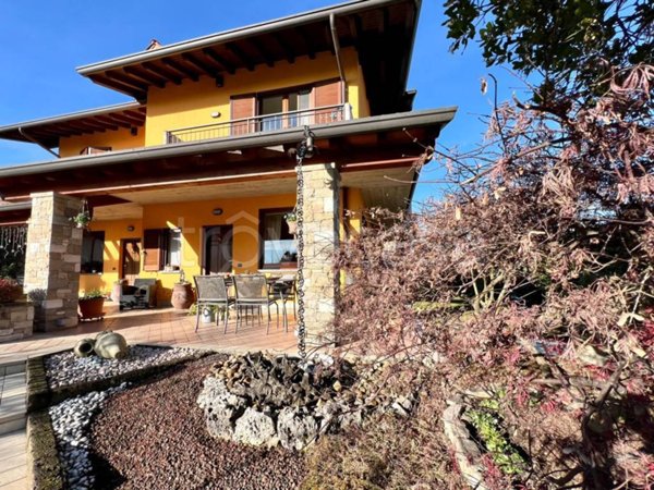 casa indipendente in vendita ad Albano Sant'Alessandro