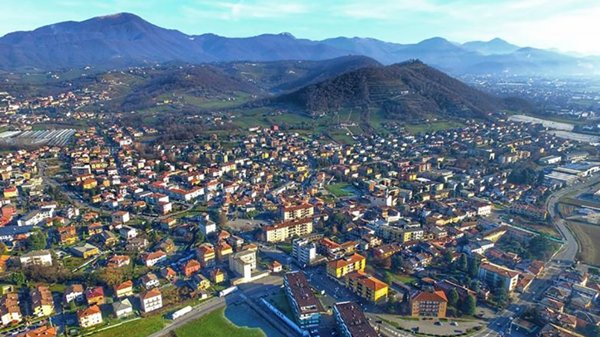 terreno edificabile in vendita ad Albano Sant'Alessandro