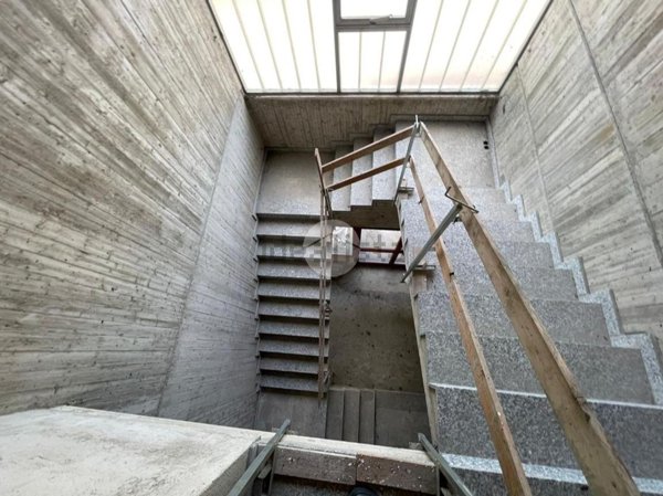 capannone in vendita ad Albano Sant'Alessandro