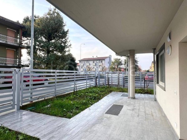 appartamento in vendita ad Albano Sant'Alessandro