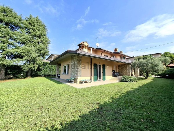 casa indipendente in vendita ad Albano Sant'Alessandro