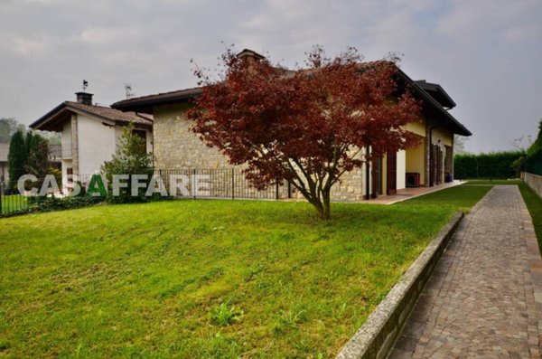 casa indipendente in vendita ad Albano Sant'Alessandro