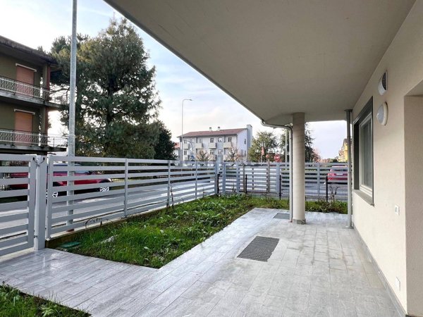 appartamento in vendita ad Albano Sant'Alessandro