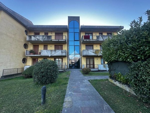 appartamento in vendita ad Albano Sant'Alessandro