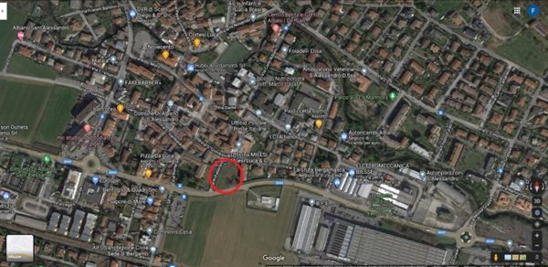 negozio in vendita ad Albano Sant'Alessandro