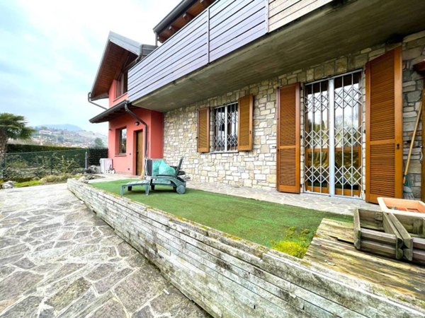 casa indipendente in vendita ad Albano Sant'Alessandro