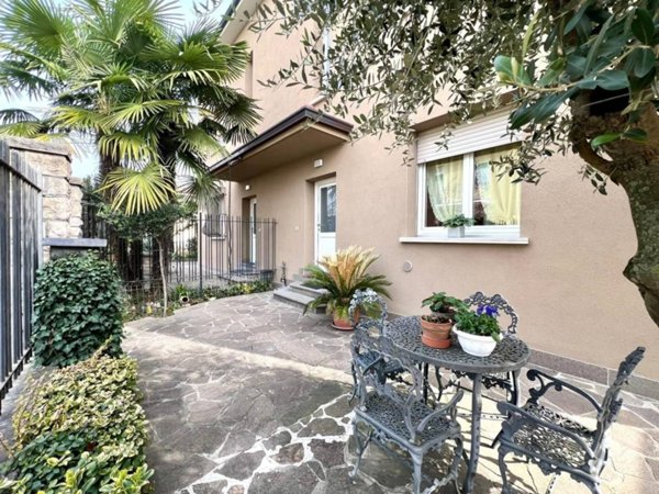 casa indipendente in vendita ad Albano Sant'Alessandro