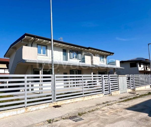 appartamento in vendita ad Albano Sant'Alessandro