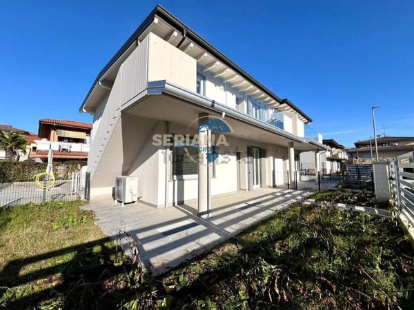 appartamento in vendita ad Albano Sant'Alessandro