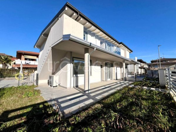 appartamento in vendita ad Albano Sant'Alessandro