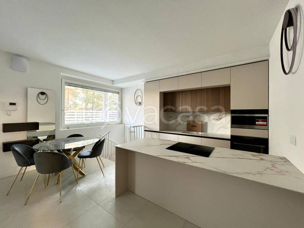 appartamento in vendita ad Albano Sant'Alessandro