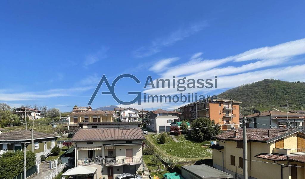 appartamento in vendita ad Albano Sant'Alessandro