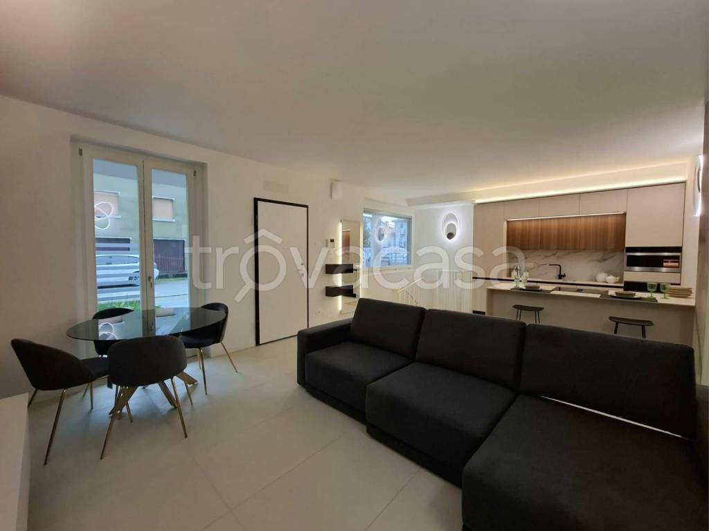 appartamento in vendita ad Albano Sant'Alessandro