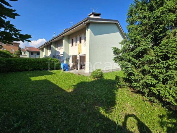 casa indipendente in vendita ad Albano Sant'Alessandro