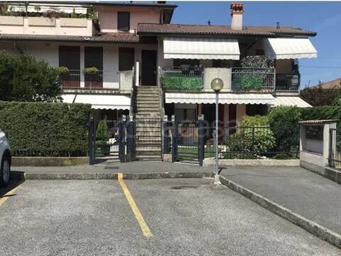 appartamento in vendita ad Albano Sant'Alessandro