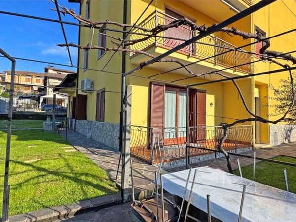 appartamento in vendita ad Albano Sant'Alessandro