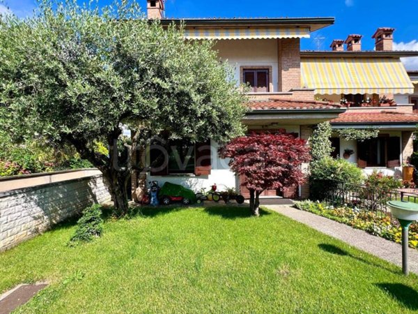 casa indipendente in vendita ad Albano Sant'Alessandro