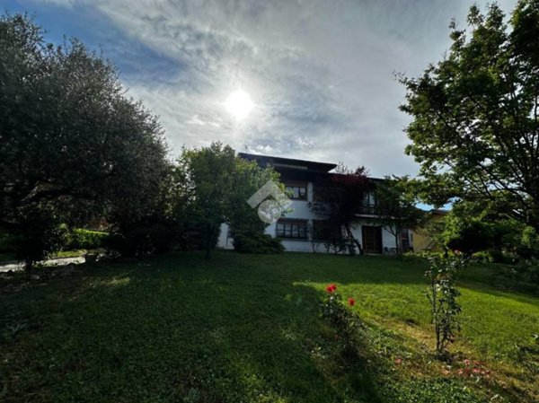 appartamento in vendita ad Albano Sant'Alessandro