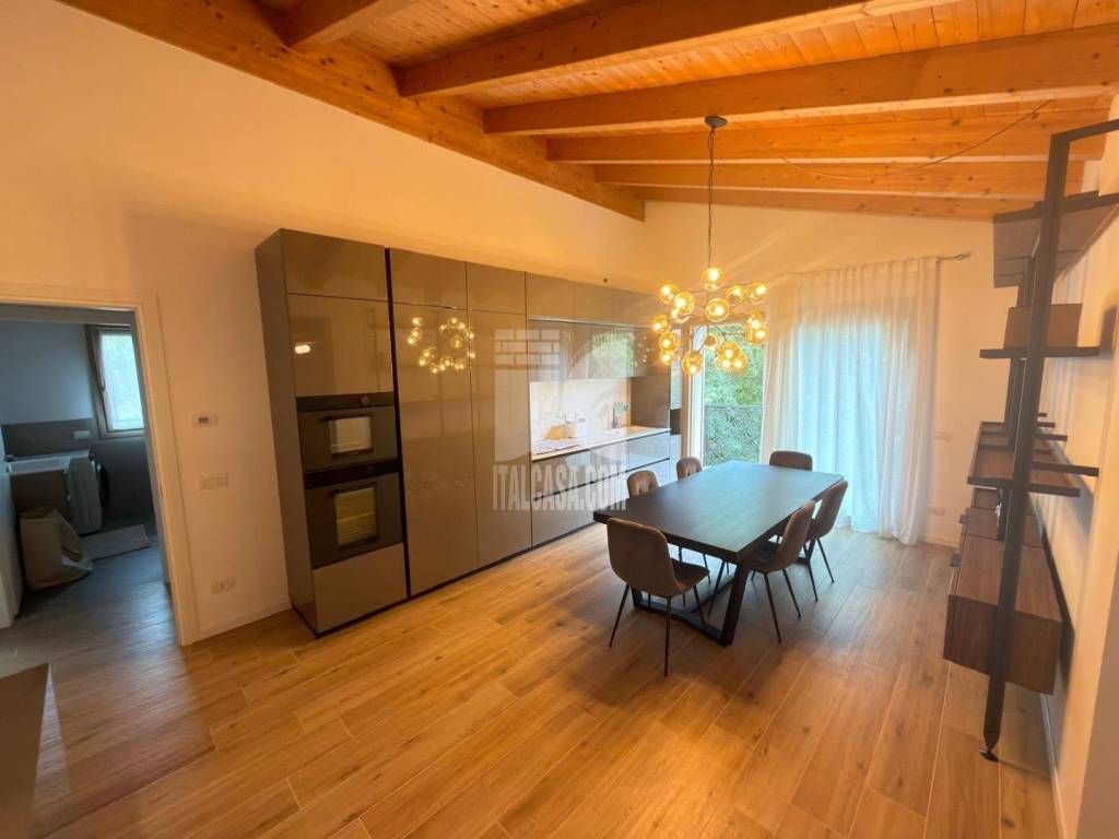 appartamento in vendita ad Albano Sant'Alessandro