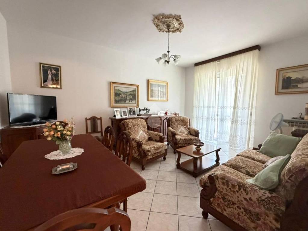 appartamento in vendita ad Albano Sant'Alessandro