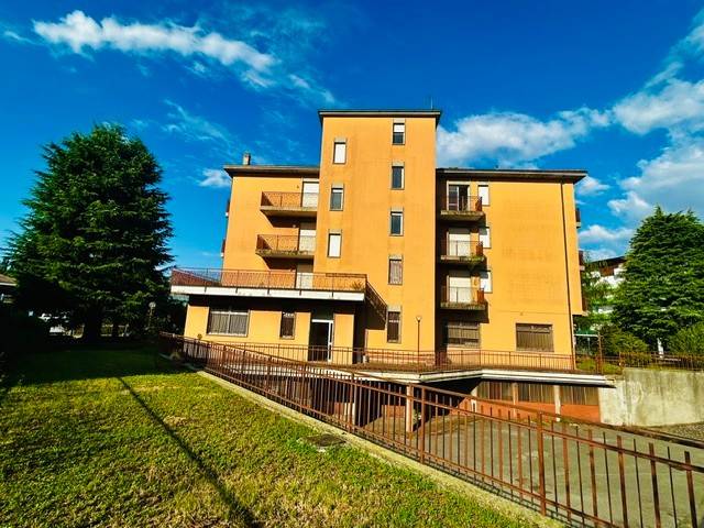 intera palazzina in vendita ad Albano Sant'Alessandro
