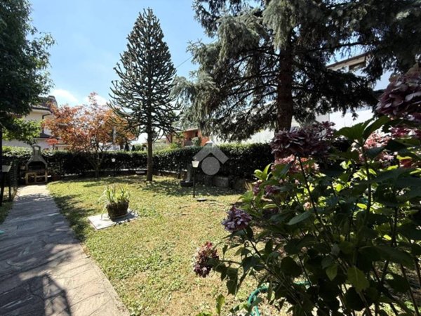 appartamento in vendita ad Albano Sant'Alessandro