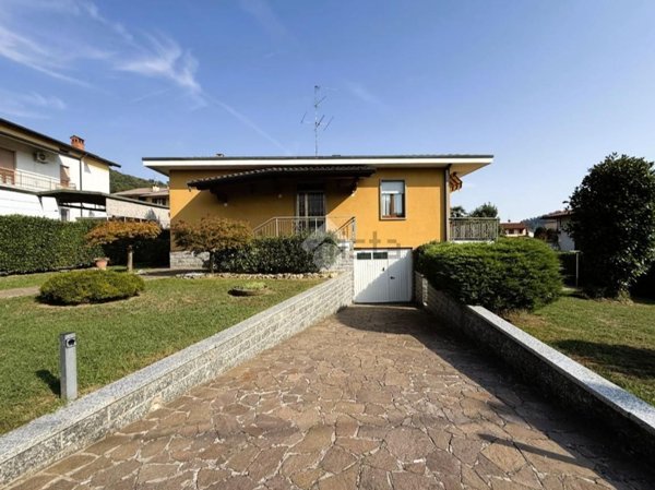 casa indipendente in vendita ad Albano Sant'Alessandro