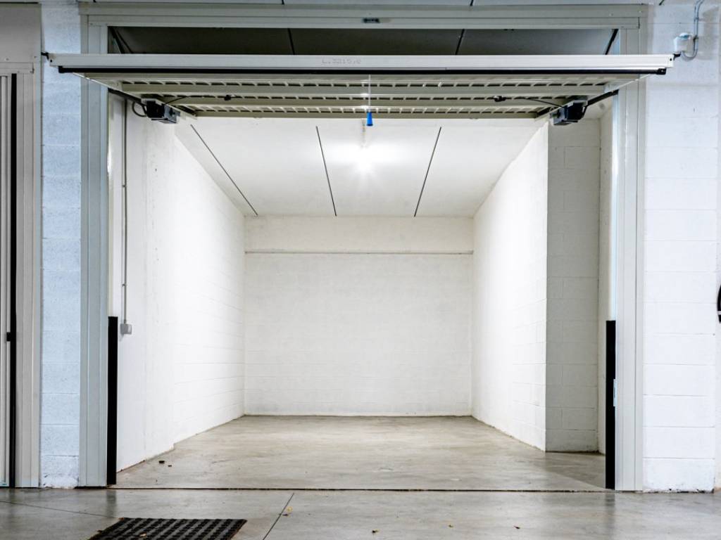 box auto in vendita ad Albano Sant'Alessandro