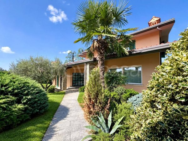 casa indipendente in vendita ad Albano Sant'Alessandro