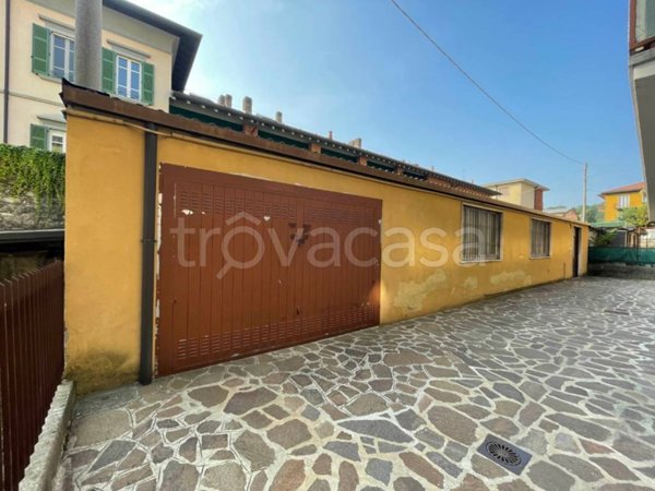 negozio in vendita ad Albino