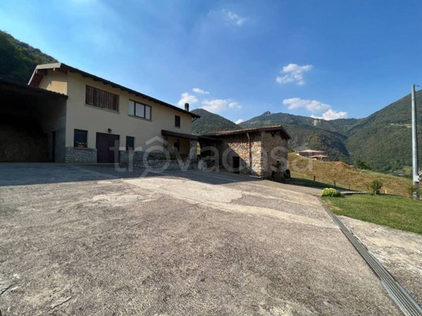 casa indipendente in vendita ad Albino