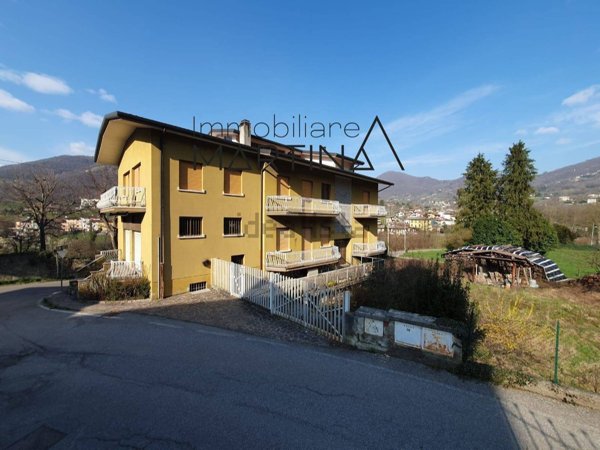 casa indipendente in vendita ad Albino