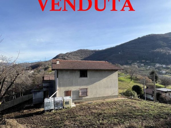 casa indipendente in vendita ad Albino