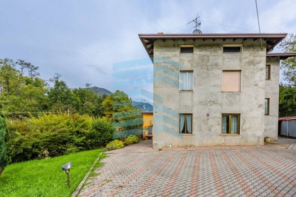 casa indipendente in vendita ad Albino