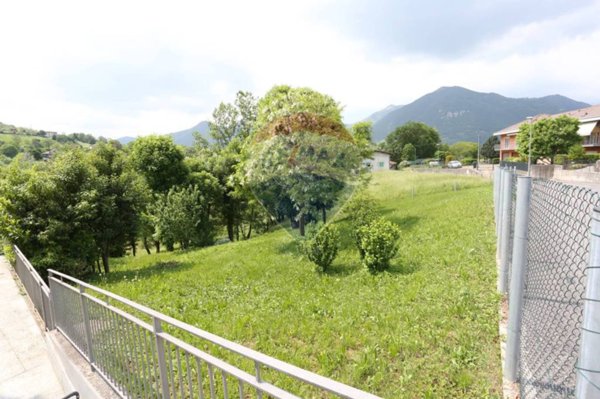 terreno edificabile in vendita ad Albino