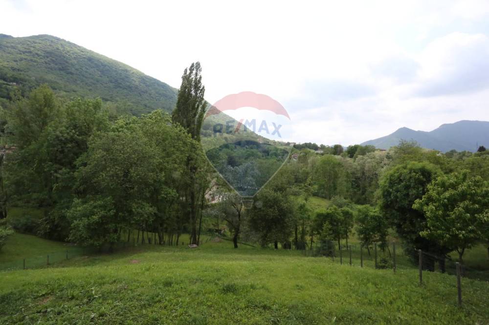 terreno edificabile in vendita ad Albino