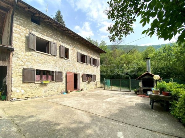 casa indipendente in vendita ad Albino
