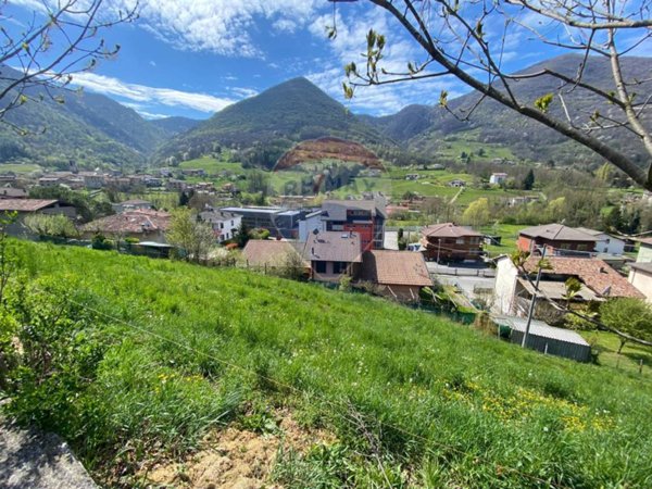 terreno edificabile in vendita ad Albino